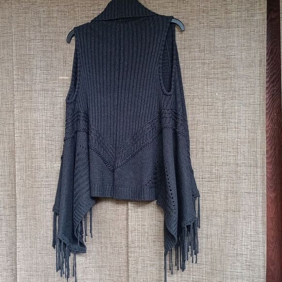 Dex Charcoal Fringe Knit Sweater Vest - Picture 5 of 5